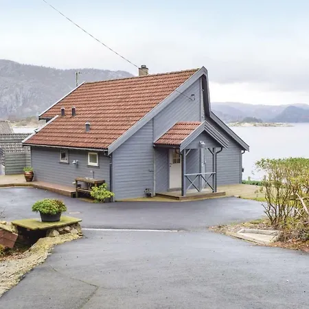 Four-bedroom Holiday In 度假居